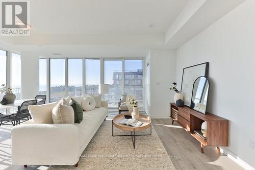 912 - 220 Missinnihe Way, Mississauga, ON - Indoor Photo Showing Living Room