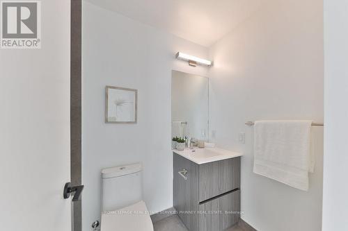 912 - 220 Missinnihe Way, Mississauga, ON - Indoor Photo Showing Bathroom