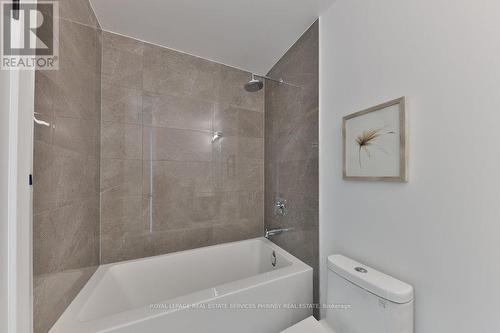 912 - 220 Missinnihe Way, Mississauga, ON - Indoor Photo Showing Bathroom