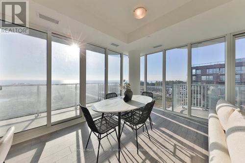 912 - 220 Missinnihe Way, Mississauga, ON - Indoor Photo Showing Dining Room