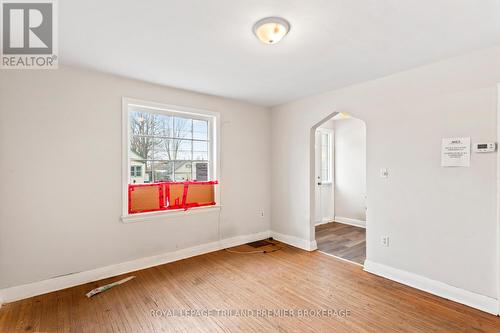 46 High Street W, Strathroy-Caradoc (Sw), ON - Indoor Photo Showing Other Room