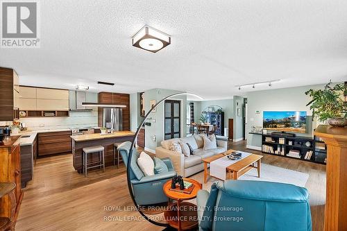 1 Wendy'S Lane, Brighton, ON - Indoor Photo Showing Living Room