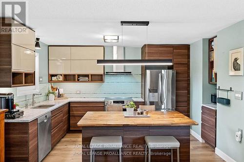 1 Wendy'S Lane, Brighton, ON - Indoor Photo Showing Kitchen