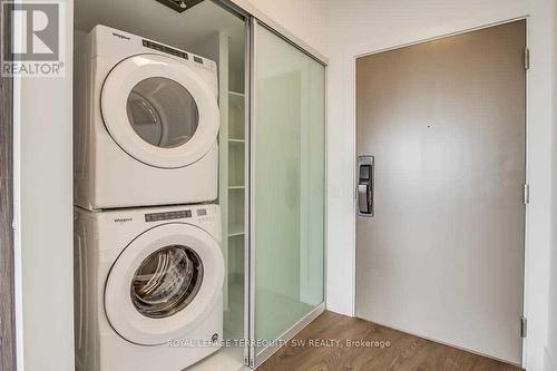 5408 - 10 York Street, Toronto, ON - Indoor Photo Showing Laundry Room