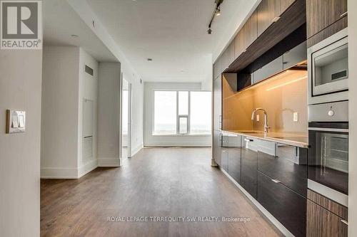 5408 - 10 York Street, Toronto, ON - Indoor Photo Showing Kitchen