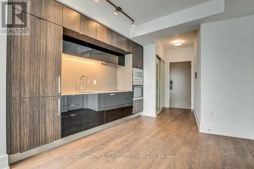 5408 - 10 York Street, Toronto, ON - Indoor Photo Showing Kitchen