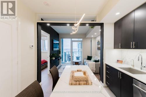 2025 - 9000 Jane Street, Vaughan, ON - Indoor Photo Showing Kitchen With Upgraded Kitchen