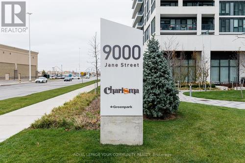 2025 - 9000 Jane Street, Vaughan, ON - Outdoor