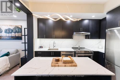 2025 - 9000 Jane Street, Vaughan, ON - Indoor Photo Showing Kitchen With Stainless Steel Kitchen With Upgraded Kitchen