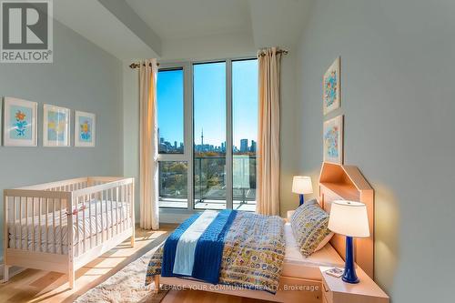 704 - 500 Dupont Street, Toronto, ON - Indoor Photo Showing Bedroom