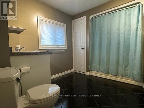 80 Elm Street S, Timmins, ON - Indoor Photo Showing Bathroom