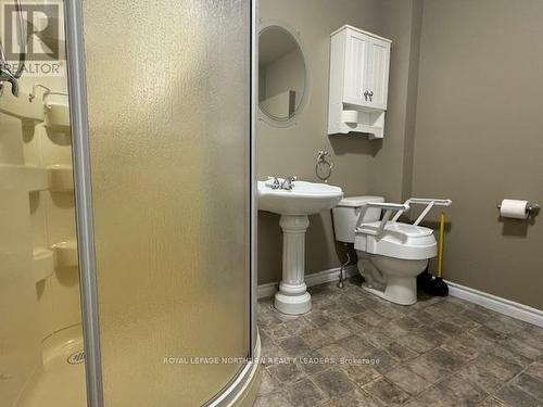 80 Elm Street S, Timmins, ON - Indoor Photo Showing Bathroom