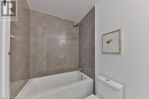 220 Missinnihe Way Unit# 912, Mississauga, ON - Indoor Photo Showing Bathroom