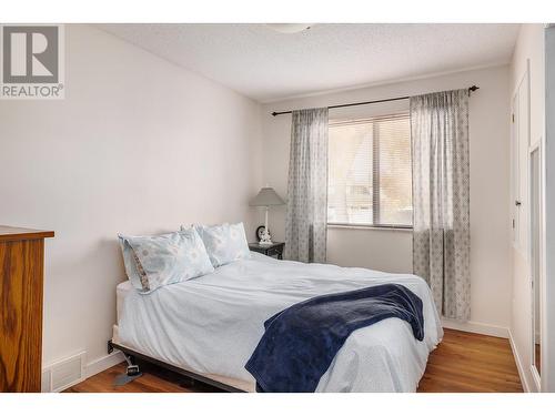 669 Welke Road, Kelowna, BC - Indoor Photo Showing Bedroom