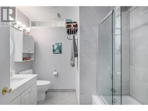 669 Welke Road, Kelowna, BC - Indoor Photo Showing Bathroom