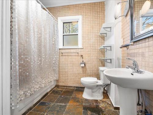 169 Ashdale Ave, Toronto, ON - Indoor Photo Showing Bathroom