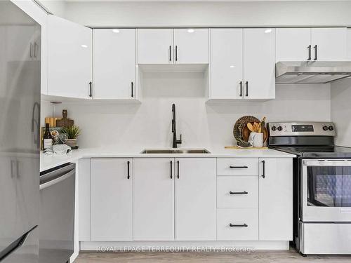 8-350 Camelot Crt, Oshawa, ON - Indoor Photo Showing Kitchen With Double Sink