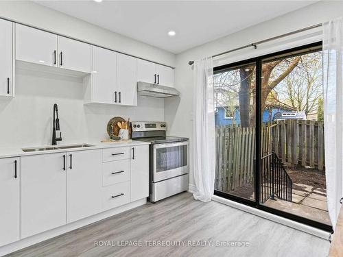 8-350 Camelot Crt, Oshawa, ON - Indoor Photo Showing Kitchen With Double Sink