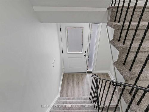 8-350 Camelot Crt, Oshawa, ON - Indoor Photo Showing Other Room