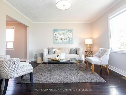 44 Hart Ave, Toronto, ON - Indoor Photo Showing Living Room