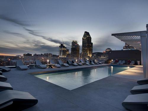 Pool - 315-738 Rue St-Paul O., Montréal (Ville-Marie), QC - Outdoor With In Ground Pool With View