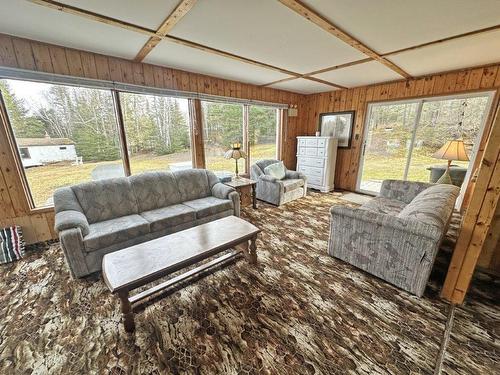 Lot 8 Walkinshaw Lake Road, Thunder Bay Unorganized, ON - Indoor Photo Showing Living Room