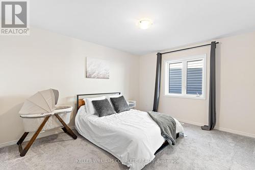 16 Doreen Drive, Thorold (562 - Hurricane/Merrittville), ON - Indoor Photo Showing Bedroom