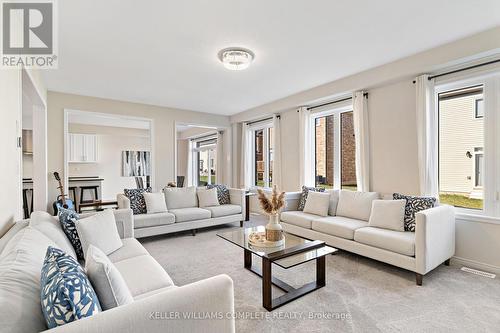 16 Doreen Drive, Thorold (562 - Hurricane/Merrittville), ON - Indoor Photo Showing Living Room