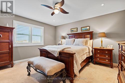 15 Auburn Court, Welland (773 - Lincoln/Crowland), ON - Indoor Photo Showing Bedroom