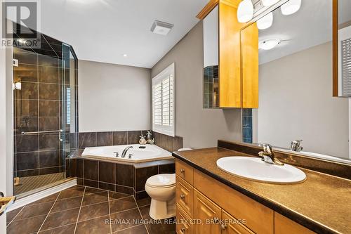 15 Auburn Court, Welland (773 - Lincoln/Crowland), ON - Indoor Photo Showing Bathroom