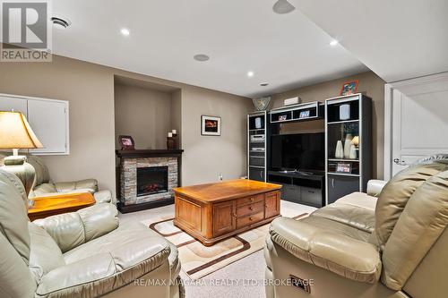 15 Auburn Court, Welland (773 - Lincoln/Crowland), ON - Indoor Photo Showing Other Room With Fireplace