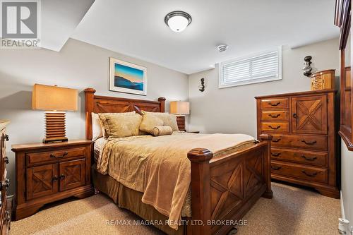 15 Auburn Court, Welland (773 - Lincoln/Crowland), ON - Indoor Photo Showing Bedroom