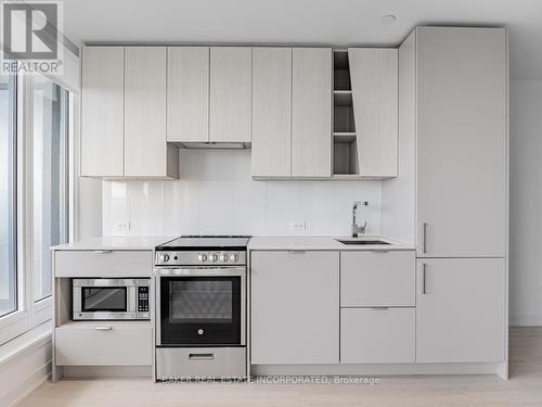 216 - 3883 Quartz Road, Mississauga, ON - Indoor Photo Showing Kitchen