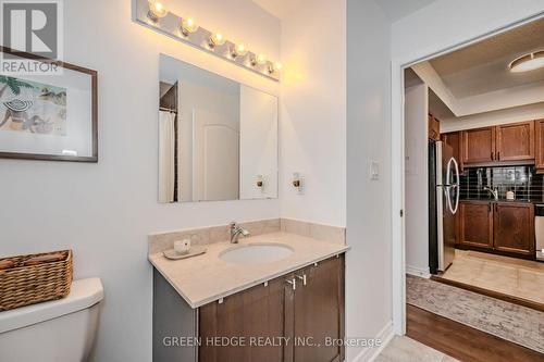 #213 - 3865 Lake Shore Boulevard W, Toronto, ON - Indoor Photo Showing Bathroom