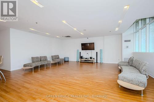 #213 - 3865 Lake Shore Boulevard W, Toronto, ON - Indoor Photo Showing Living Room