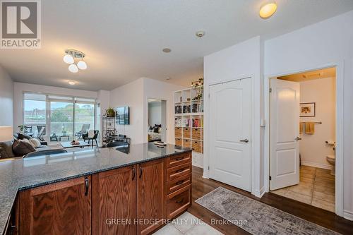 #213 - 3865 Lake Shore Boulevard W, Toronto, ON - Indoor Photo Showing Kitchen