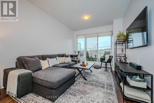 #213 - 3865 Lake Shore Boulevard W, Toronto, ON - Indoor Photo Showing Living Room