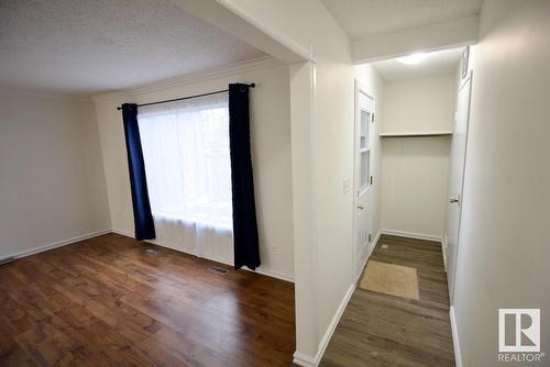 8311 29 Av Nw, Edmonton, AB - Indoor Photo Showing Other Room