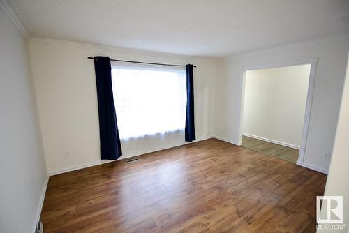 8311 29 Av Nw, Edmonton, AB - Indoor Photo Showing Other Room