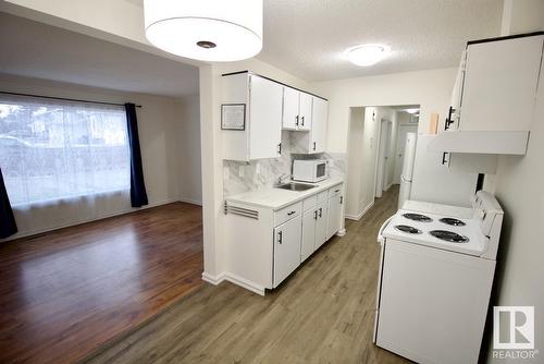 8311 29 Av Nw, Edmonton, AB - Indoor Photo Showing Kitchen