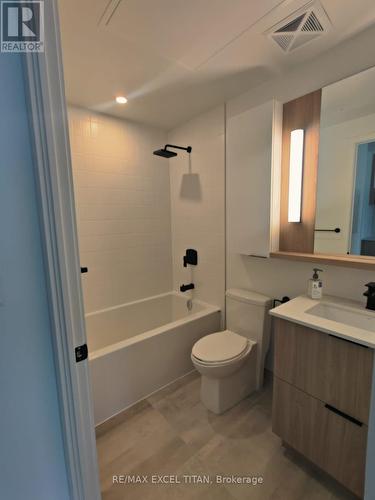 3209 - 5 Defries Street, Toronto, ON - Indoor Photo Showing Bathroom