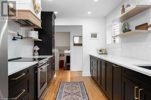 615 Turner Drive, Burlington, ON - Indoor Photo Showing Kitchen With Upgraded Kitchen