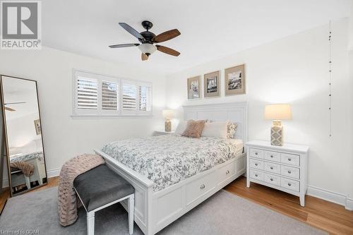 615 Turner Drive, Burlington, ON - Indoor Photo Showing Bedroom