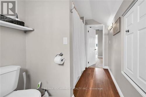 77 Argyle Street S, Haldimand, ON - Indoor Photo Showing Bathroom