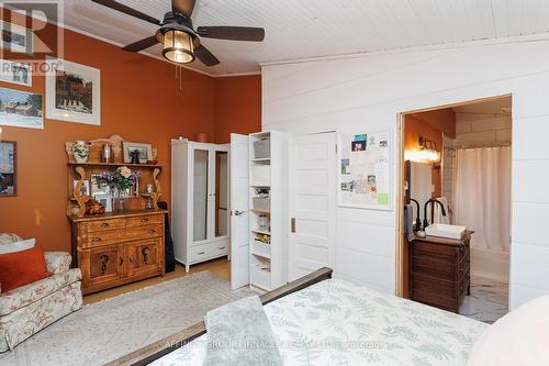 271 Snug Harbour Road, Kawartha Lakes (Lindsay), ON - Indoor Photo Showing Bedroom