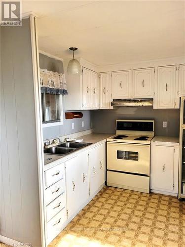 4933 Highway 9, Kincardine, ON - Indoor Photo Showing Kitchen With Double Sink