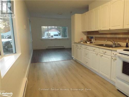 14 Joseph Street, Georgian Bay (Freeman), ON - Indoor Photo Showing Kitchen With Double Sink