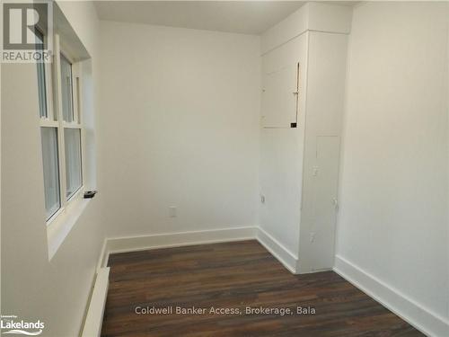 14 Joseph Street, Georgian Bay (Freeman), ON - Indoor Photo Showing Other Room