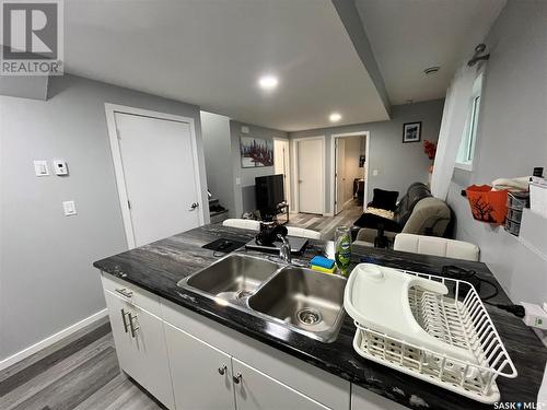 333 S Avenue S, Saskatoon, SK - Indoor Photo Showing Kitchen With Double Sink