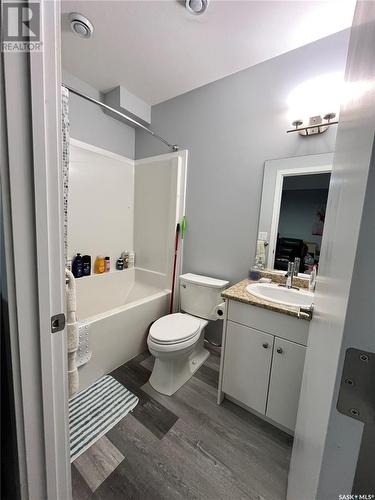 333 S Avenue S, Saskatoon, SK - Indoor Photo Showing Bathroom